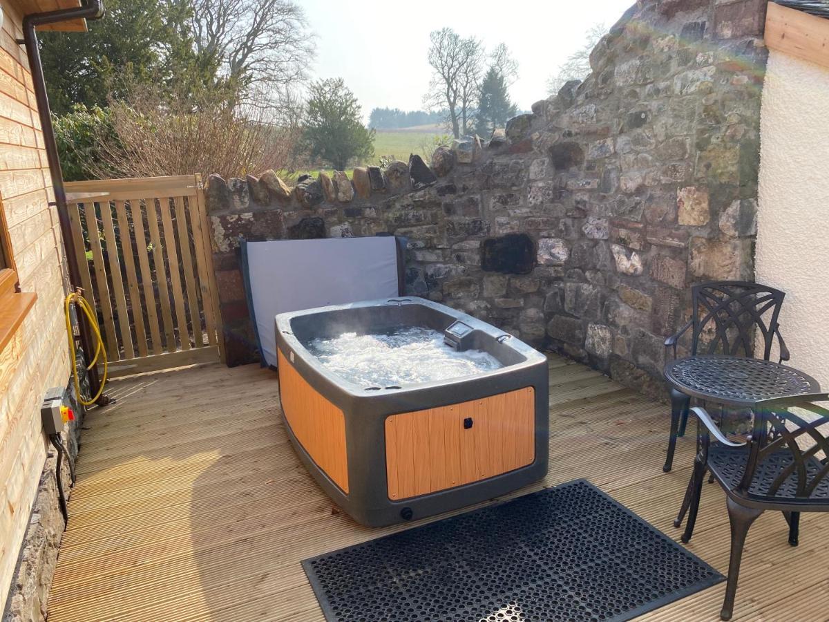 Pheasant Lodge With Hot Tub Forgandenny Exterior photo
